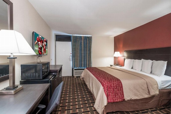 Red Roof Inn Mobile - Midtown image 24
