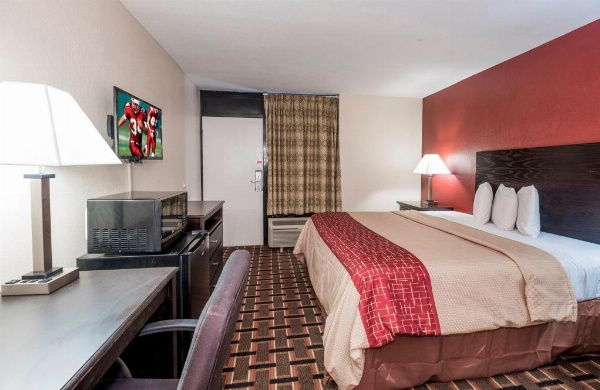 Red Roof Inn Mobile - Midtown image 26